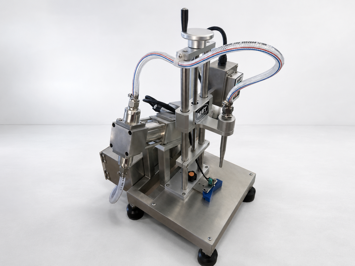 Desktop servo piston filler
